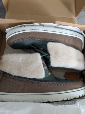 Women’s Winter Faux-Fur Lined Ankle Boots in Brown and Cream